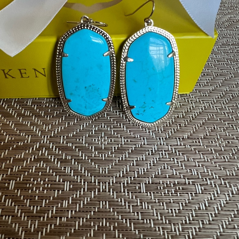 Kendra Scott Elle Gold Drop Earrings in Turquoise - Picture 2 of 6